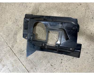 International LoneStar Right Air Cleaner / Air Filter Housing