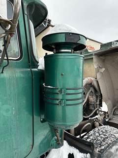 Mack RD688S Right Air Cleaner / Air Filter Housing