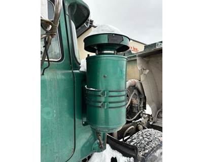Mack RD688S Right Air Cleaner / Air Filter Housing