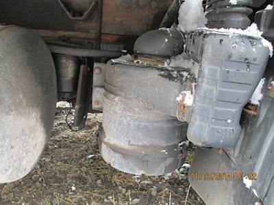 Mitsubishi FE-SP Air Cleaner / Air Filter Housing for a Mitsubishi Fuso FE-SP