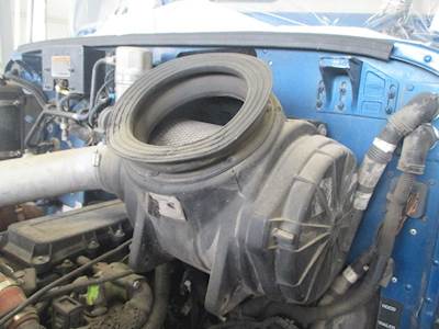 Peterbilt 335 Air Cleaner / Air Filter Housing