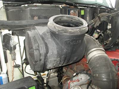 Peterbilt 387 Air Cleaner / Air Filter Housing