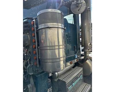Peterbilt 389 Left Air Cleaner / Air Filter Housing