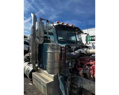 Peterbilt 389 Left Air Cleaner / Air Filter Housing