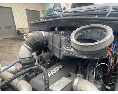 Peterbilt 579 Air Cleaner / Air Filter Housing