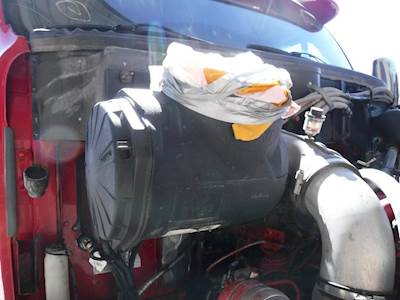 Peterbilt 587 Air Cleaner / Air Filter Housing