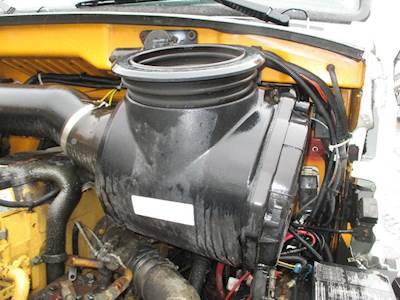 Sterling LT9500 Air Cleaner / Air Filter Housing for a Sterling L9500 SERIES