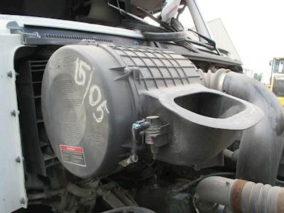 Volvo VNL Air Cleaner / Air Filter Housing
