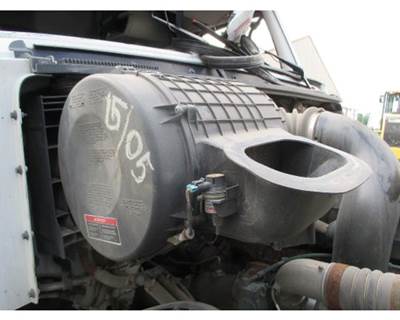 Volvo VNL Air Cleaner / Air Filter Housing