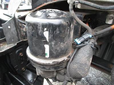 Freightliner Cascadia Air Dryer for a Freightliner CASCADIA 125