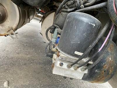 Peterbilt 386 Air Dryer