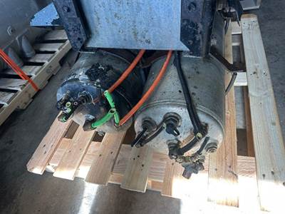 Caterpillar CT660 Air Tank for a CAT CT660