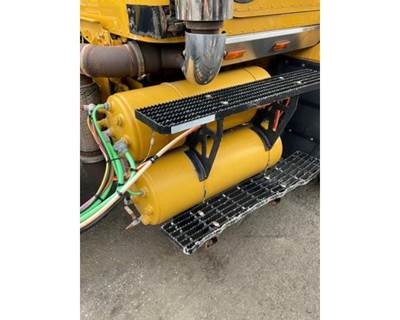 Caterpillar CT660 Air Tank for a CAT CT660