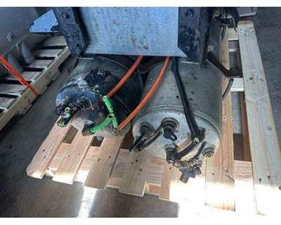 Caterpillar CT660 Air Tank for a CAT CT660