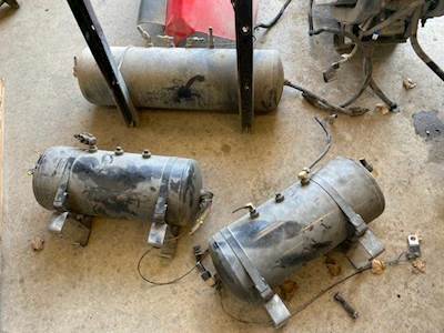 Kenworth T880 Air Tank