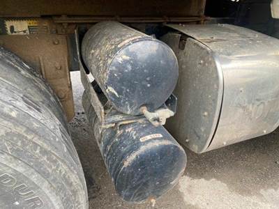 Mack Granite GU713 Air Tank for a Mack GU713