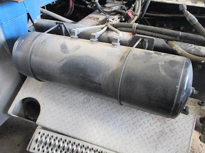 Peterbilt 335 Air Tank