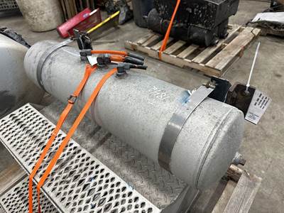 Peterbilt 378 Air Tank