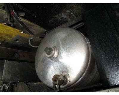 Peterbilt 389 Air Tank