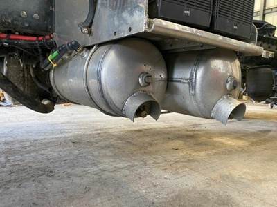 Peterbilt 567 Air Tank