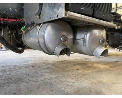 Peterbilt 567 Air Tank