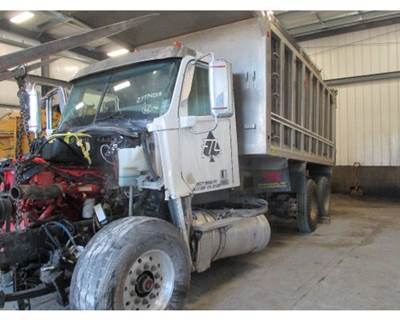 Freightliner Coronado 122 Front Axle Assembly