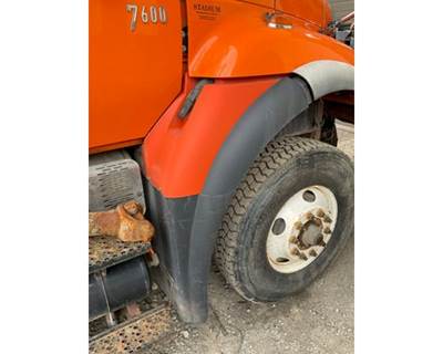 International 7600 Front Axle Assembly