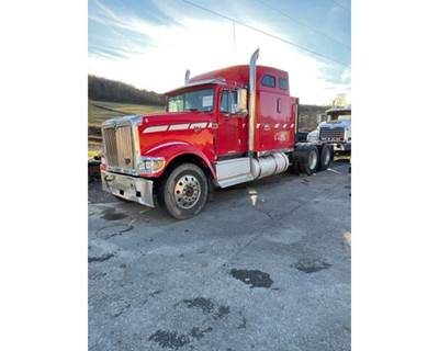 International 9900 Front Axle Assembly