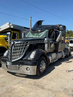 International LoneStar Front Axle Assembly