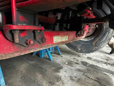 International LoneStar Front Axle Assembly