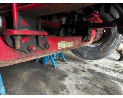 International LoneStar Front Axle Assembly