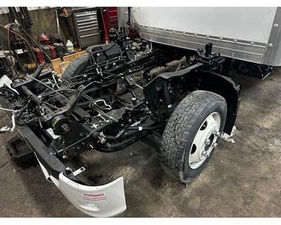 Isuzu NPR XD Front Axle Assembly for a Isuzu NPR-XD