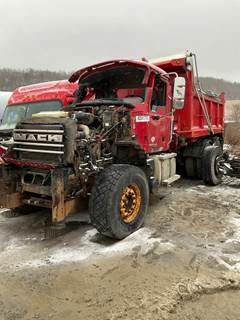 Mack Granite GU713 Front Axle Assembly for a Mack GU713