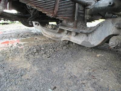 Mack RD688S Front Axle Assembly