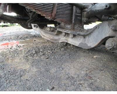 Mack RD688S Front Axle Assembly