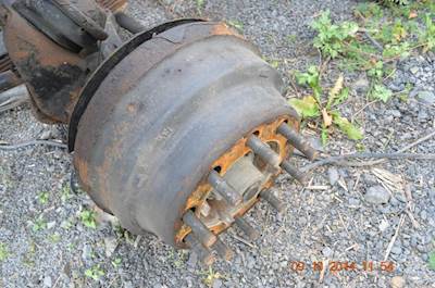 Sterling L9500 Front Axle Assembly for a Sterling L9500 SERIES