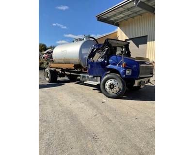 Meritor RS-23-160 Rear Axle Assembly for a Freightliner FL80