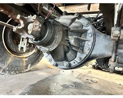 Freightliner Rear Axle Assembly for a Freightliner 108SD