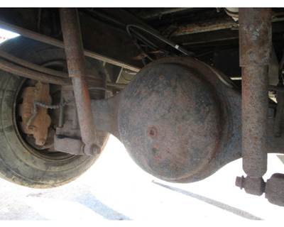 Spicer PB305; INTEGRATED RE SCHOOL BU Rear Axle Assembly for a International PB305; INTEGRATED RE SCHOOL BU