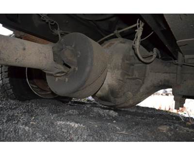 Spicer S110 Rear Axle Assembly for a Ford F650