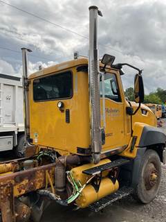 Caterpillar CT660 Back Glass for a CAT CT660