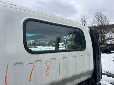 Isuzu NPR Back Glass for a Isuzu NRR