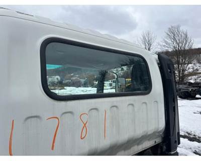 Isuzu NPR Back Glass for a Isuzu NRR