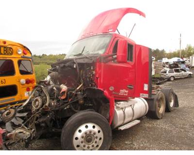 Kenworth T680 Back Glass