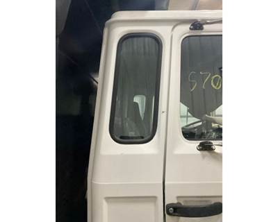 Mack CS300P Back Glass