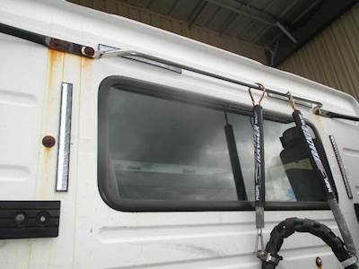 Volvo VNL Back Glass