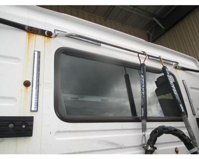Volvo VNL Back Glass