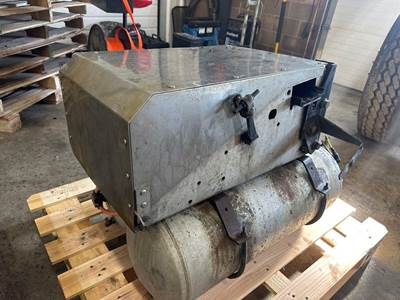 Caterpillar CT660 Battery Box for a CAT CT660