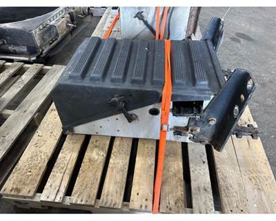 Caterpillar CT660 Battery Box for a CAT CT660
