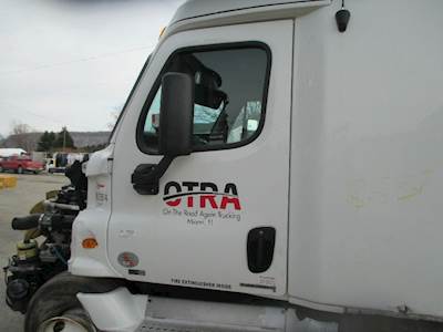 Freightliner Cascadia Battery Box